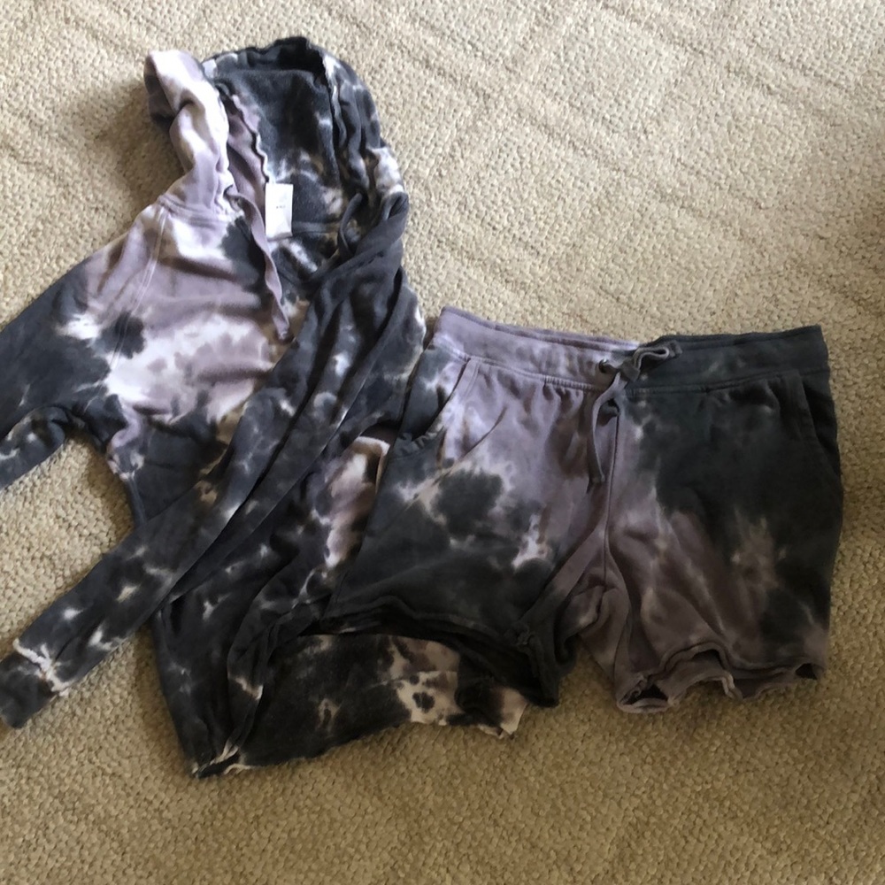 Tie die sweat shirt and shorts